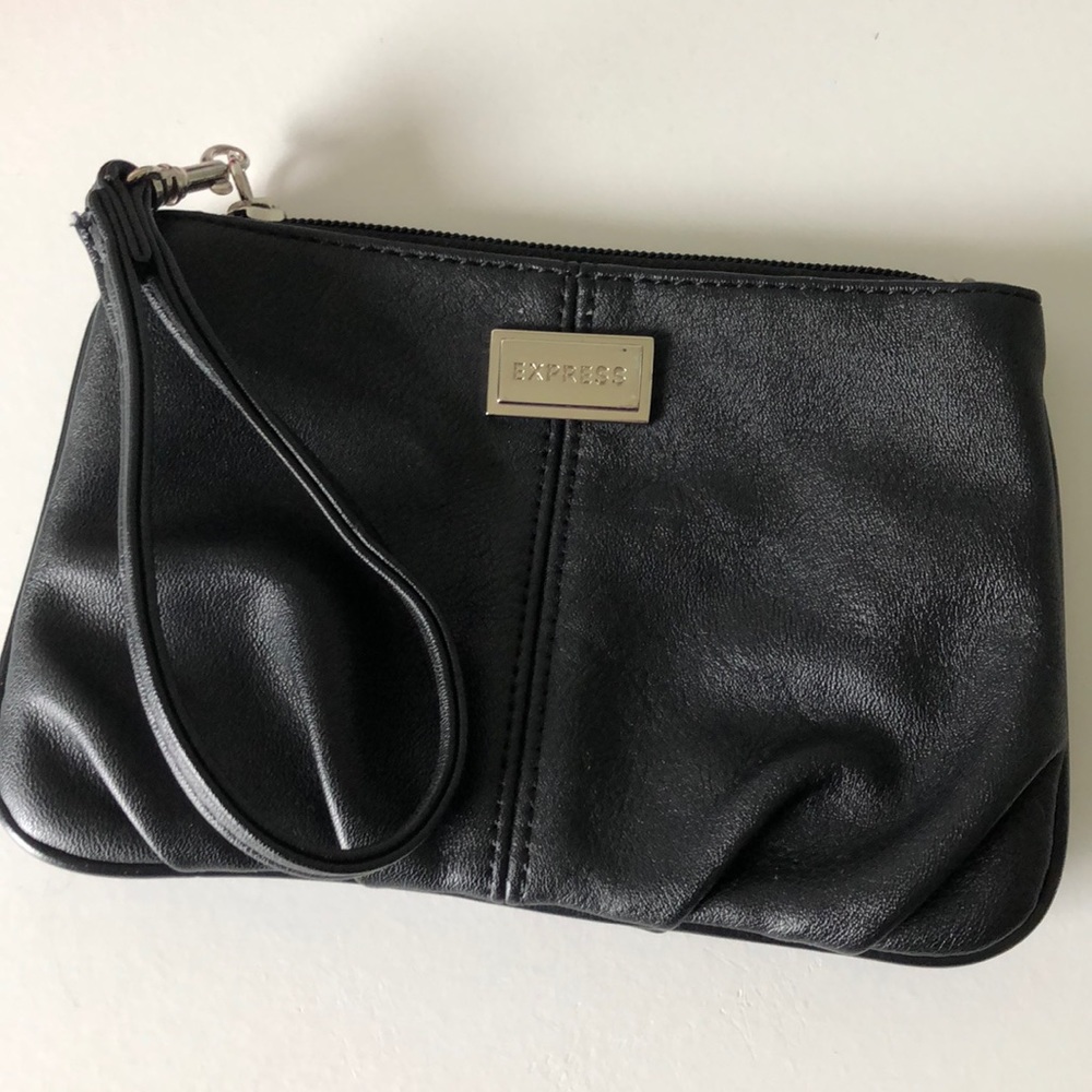 Express wristlet